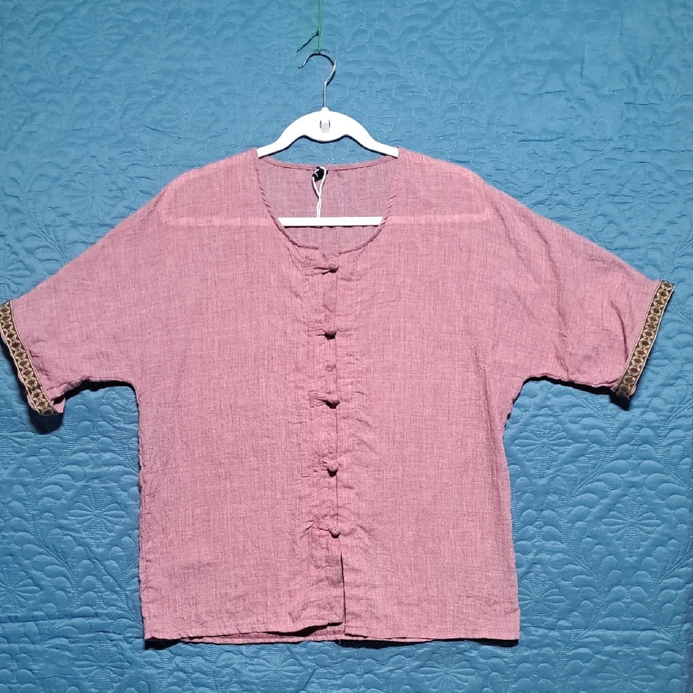 🌺 Vintage‑Rose Artisanal Button‑Front Top
